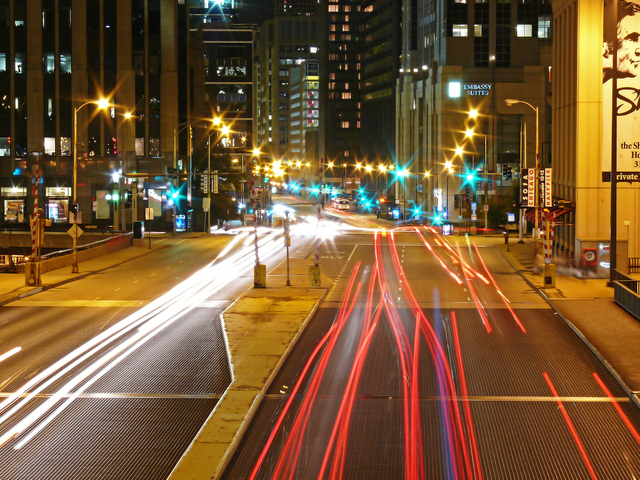 Autožárovky pro přední světla mohou přispět k bezpečnější jízdě
